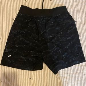 Men’s Lululemon 6” shorts size S